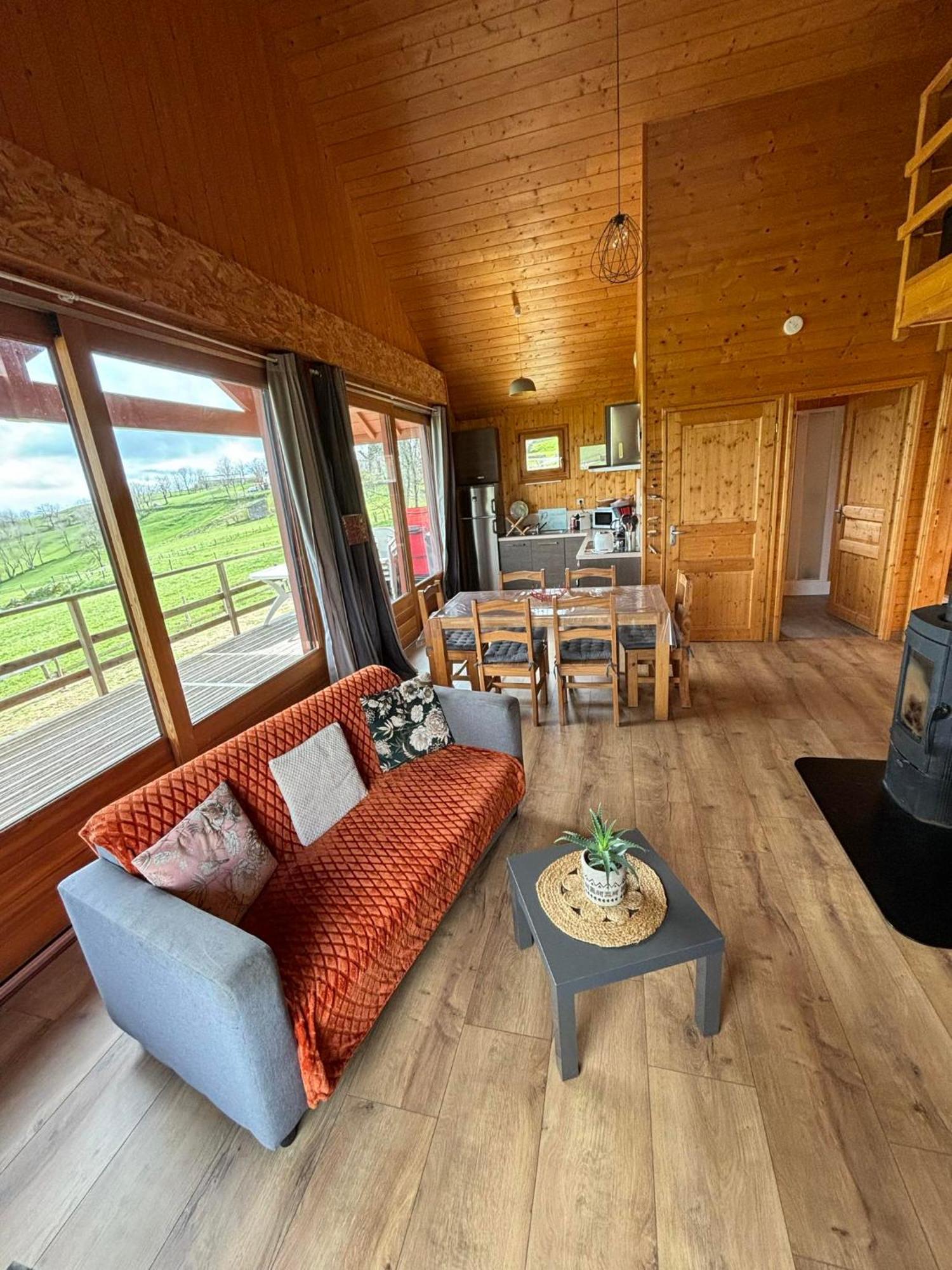 Chalet Des Gardettes, Belle Vue 1220m D'altitude Montgreleix