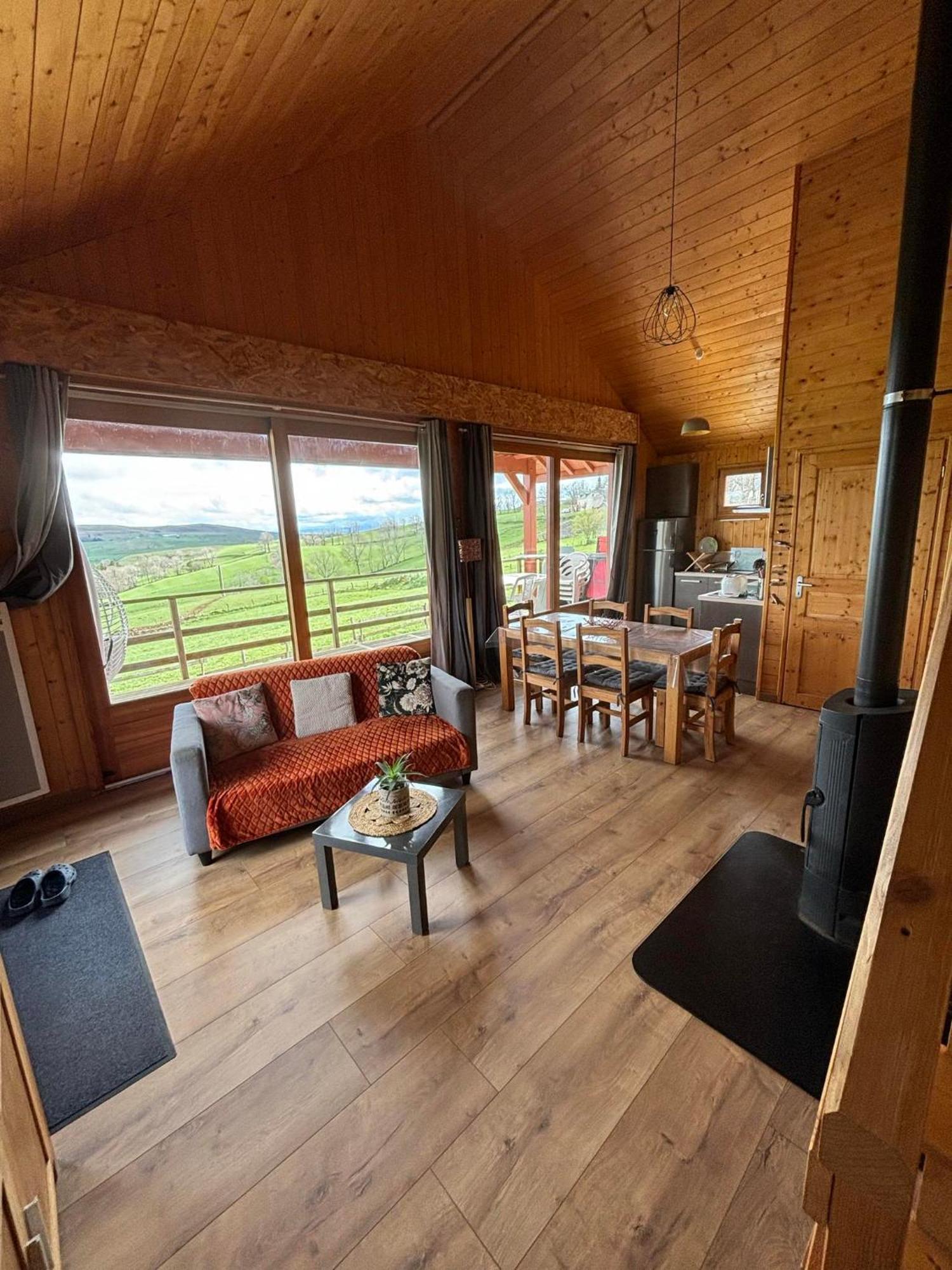 Chalet Des Gardettes, Belle Vue 1220m D'altitude Montgreleix